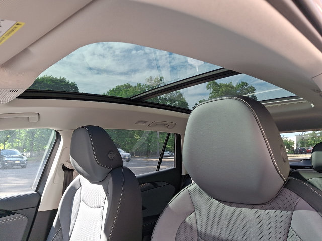 Used 2025 Volkswagen Tiguan SE w/ Panoramic Sunroof Package AWD/4WD image 21