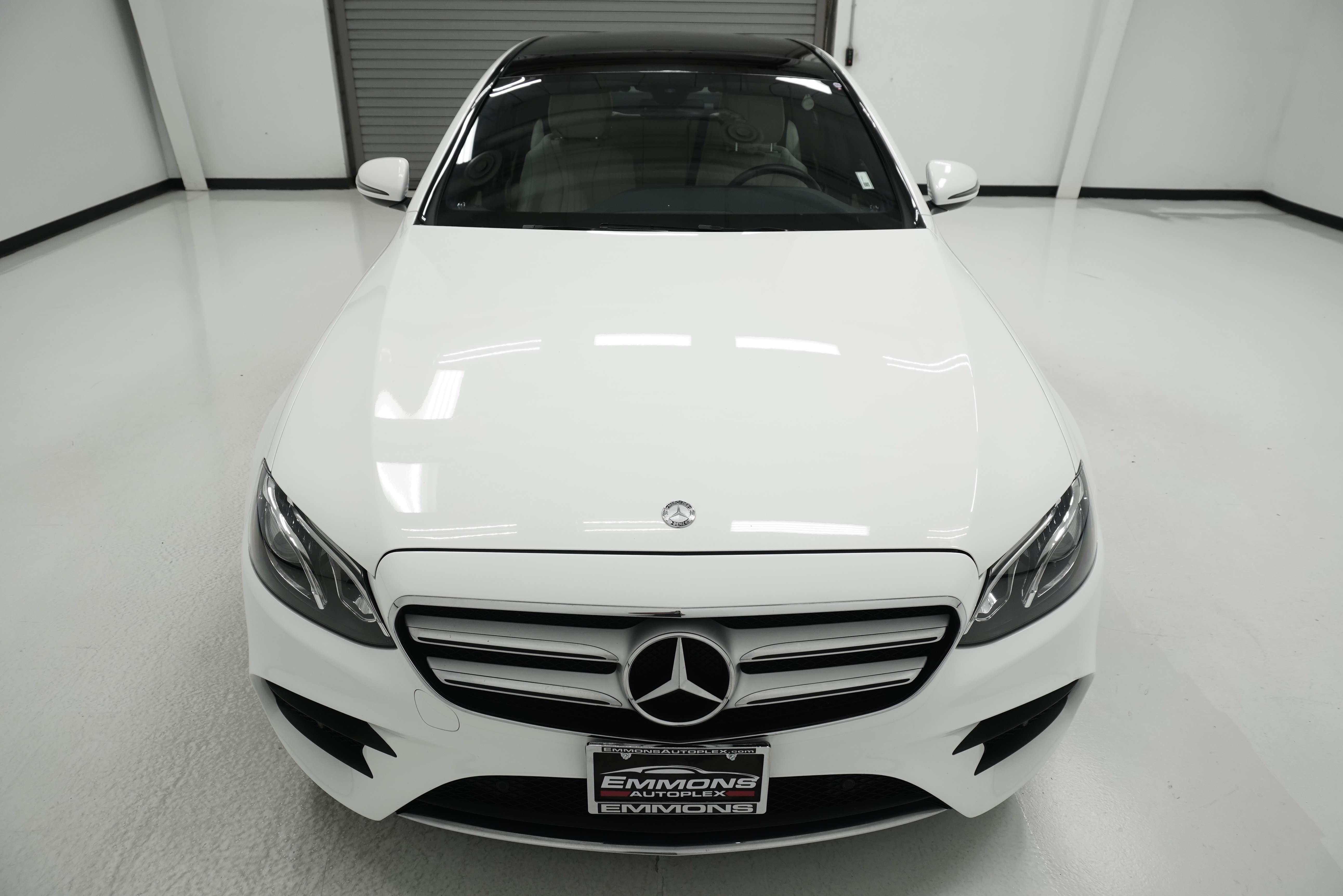 Used 2017 Mercedes-Benz E 300 4MATIC image 2
