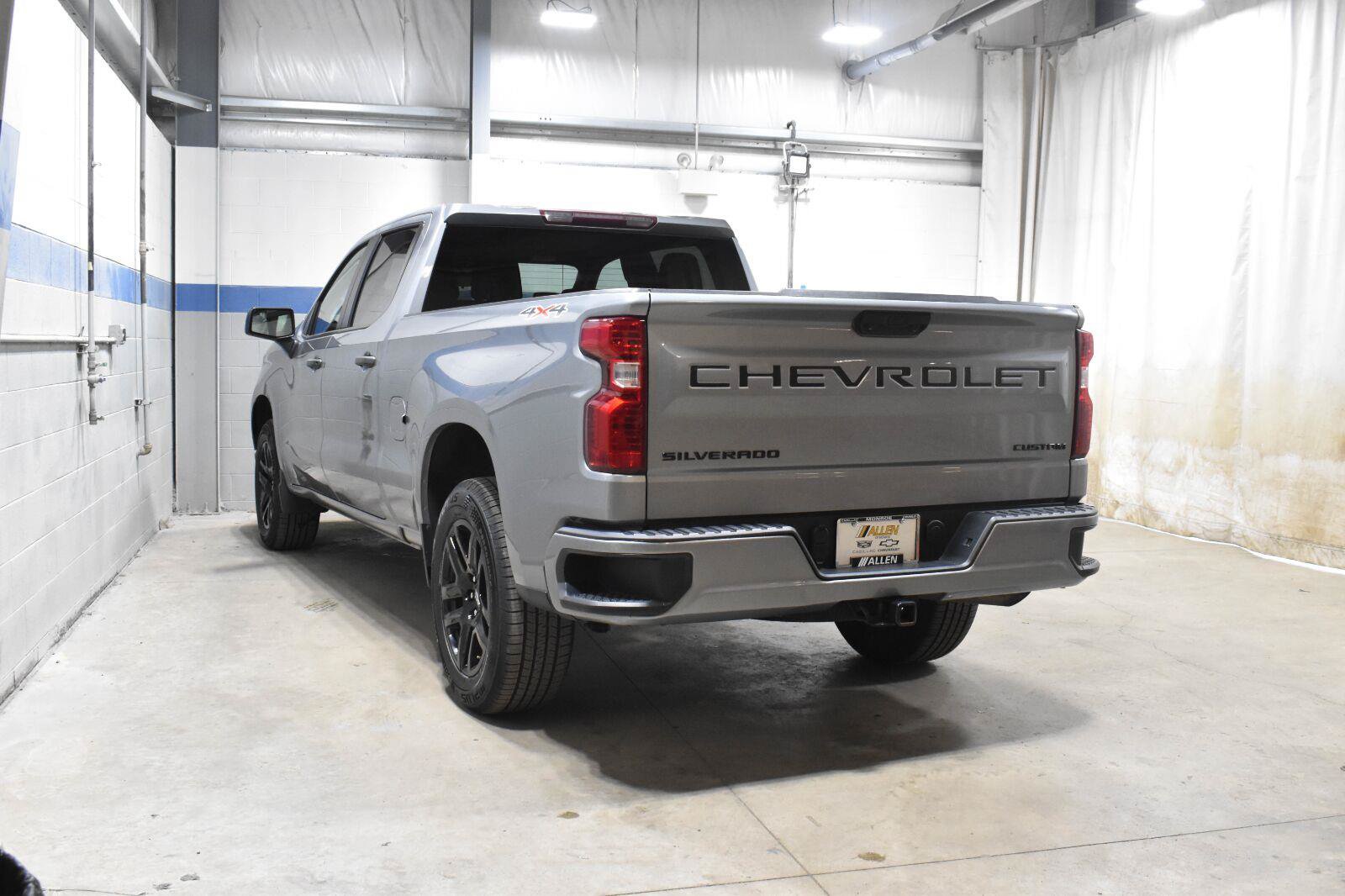 Used 2023 Chevrolet Silverado 1500 Custom w/ LPO, Dark Essentials Package AWD/4WD image 20