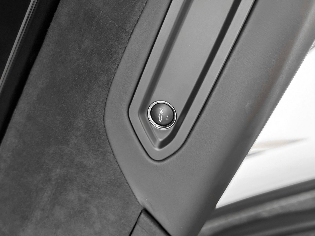 Used 2024 McLaren 750S image 17