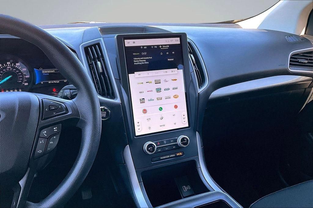 Used 2022 Ford Edge SE w/ Black Appearance Package image 6