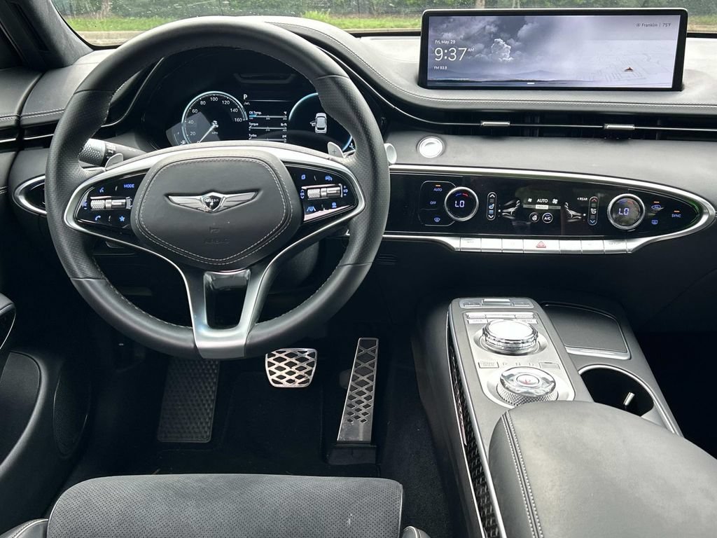 Used 2022 Genesis GV70 3.5T Sport w/ Sport Prestige Package AWD/4WD image 26