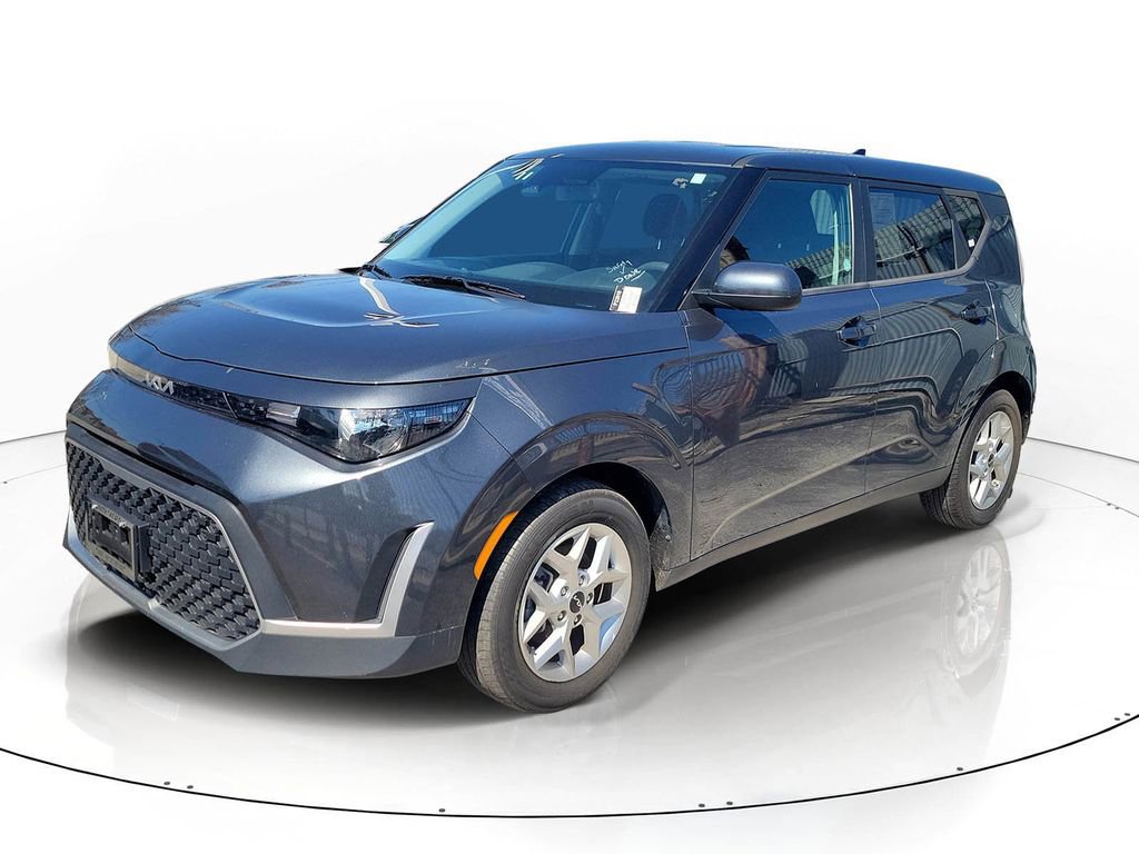 Used 2024 Kia Soul LX w/ Option Group 015 image 2