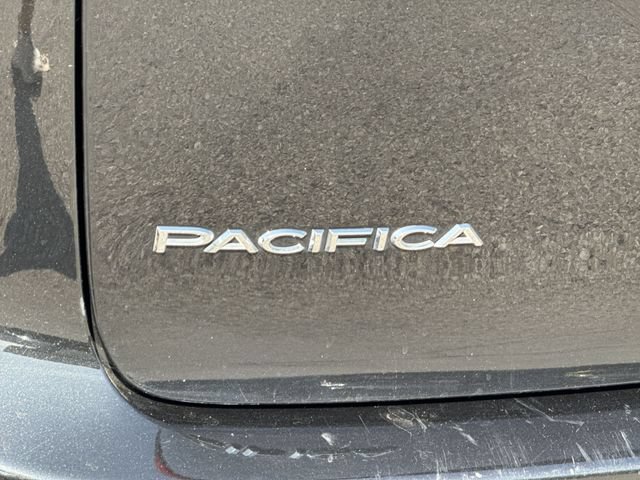 Used 2023 Chrysler Pacifica Touring-L FWD image 29