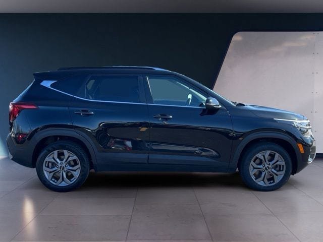 Certified 2024 Kia Seltos S AWD/4WD image 6