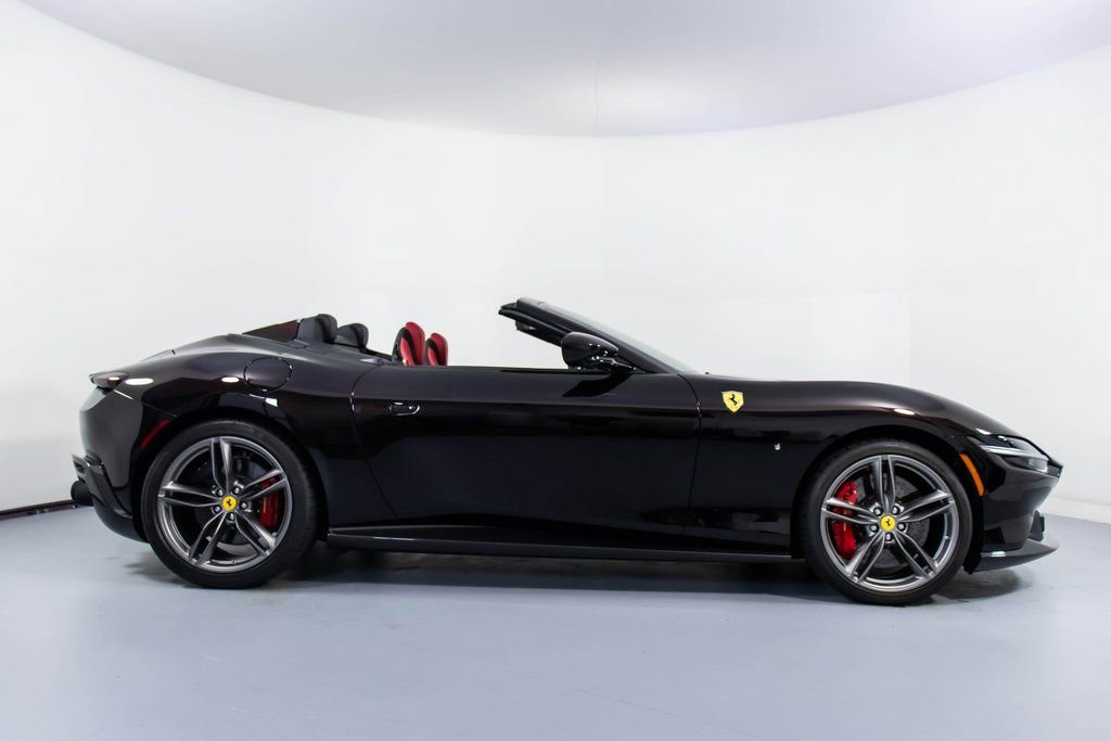 Certified 2024 Ferrari Roma Spider image 3
