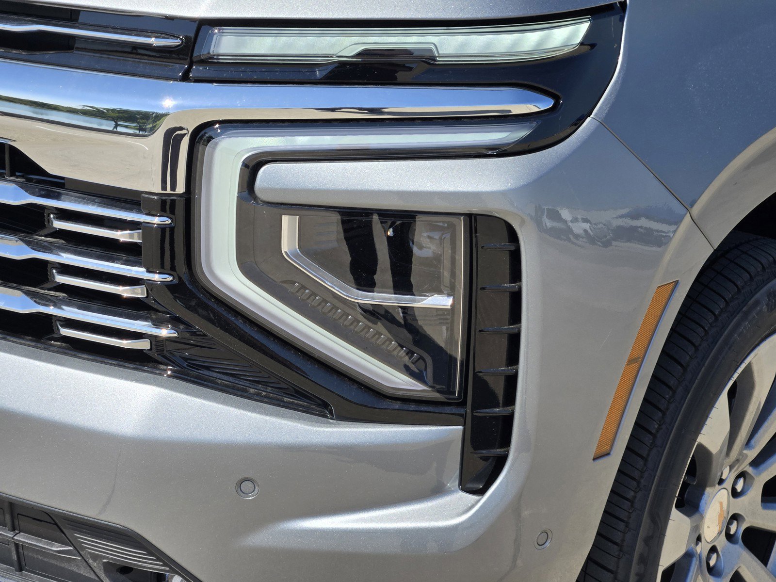 New 2026 Chevrolet Suburban Premier image 6