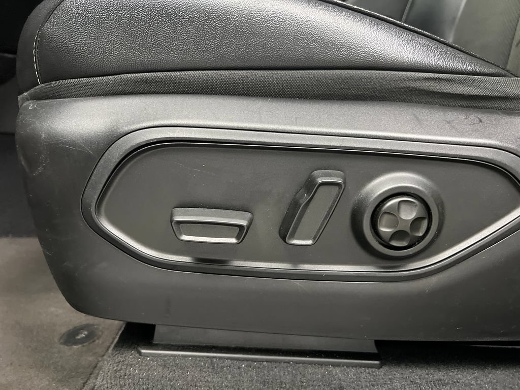 Used 2024 Jeep Grand Cherokee Altitude RWD image 13