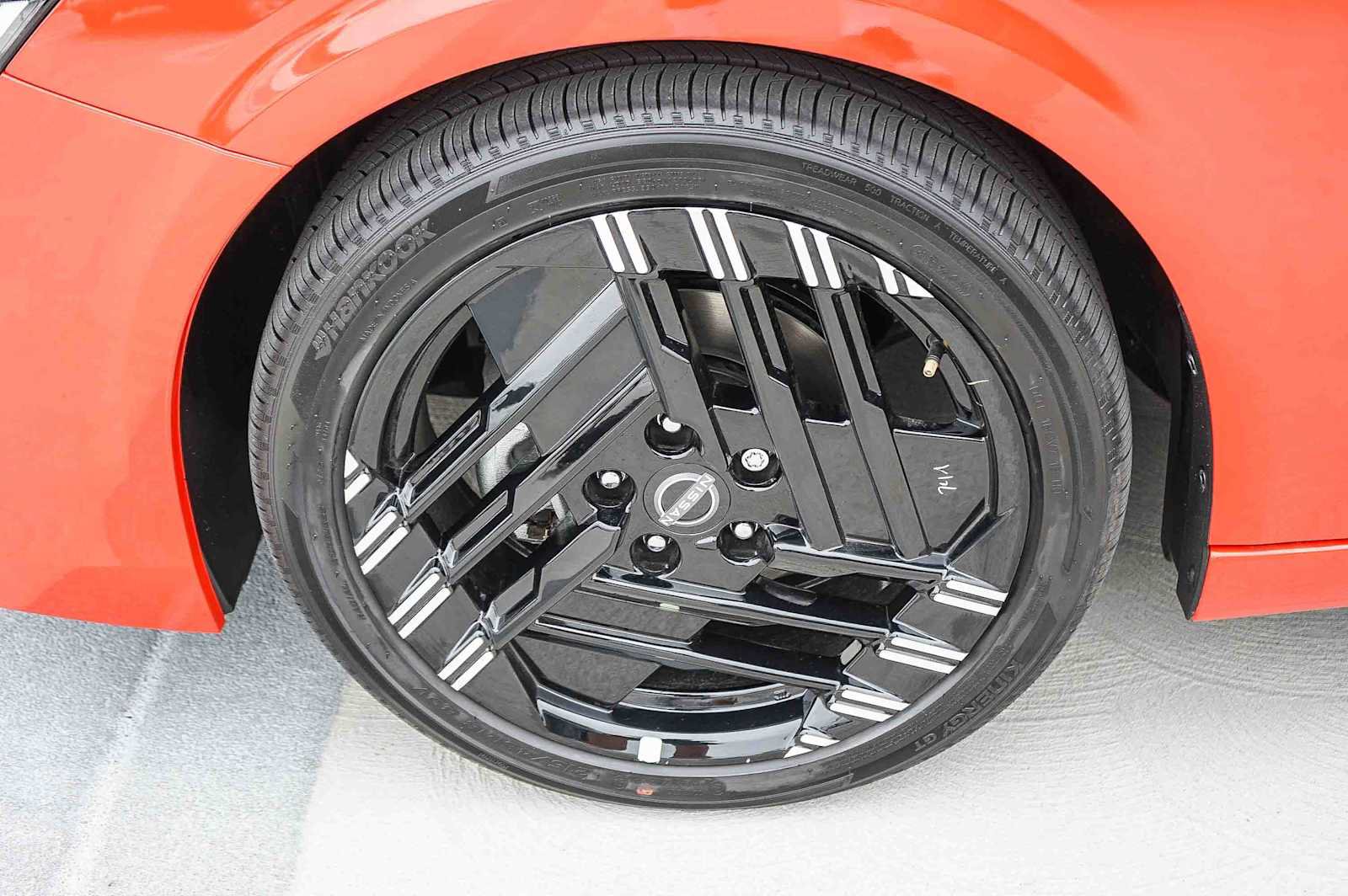 Used 2027 Nissan Sentra SR w/ Floor Mat Package FWD image 11