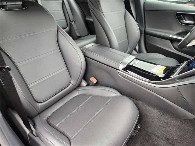 Used 2025 Mercedes-Benz C 300 4MATIC Sedan image 16