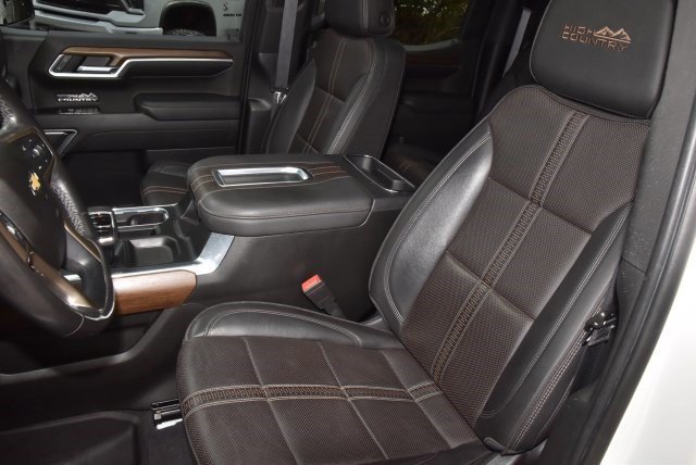 Used 2022 Chevrolet Silverado 1500 High Country w/ High Country Premium Package AWD/4WD image 34