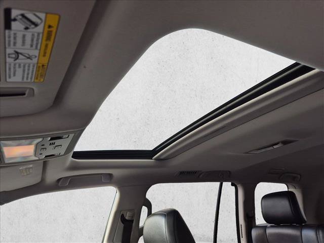 Used 2018 Lexus LX 570 4WD image 16