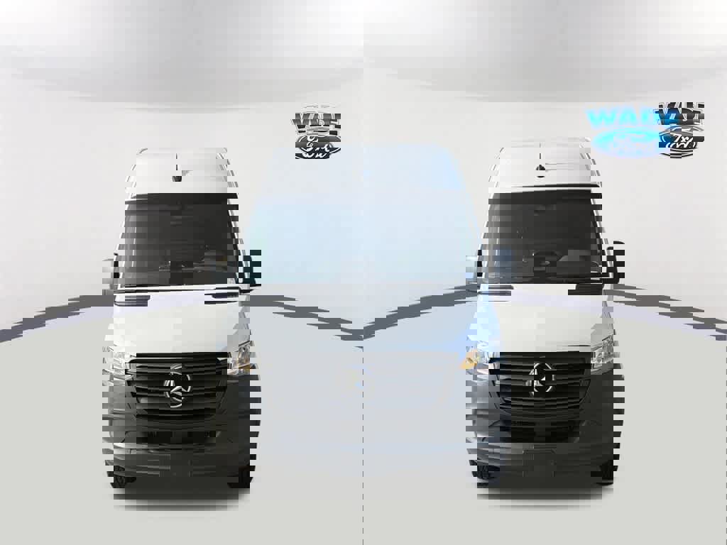 Used 2025 Mercedes-Benz Sprinter 2500 image 2