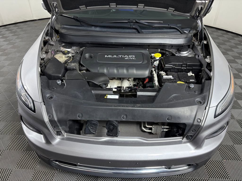 Used 2018 Jeep Cherokee Limited w/ Luxury Group image 9