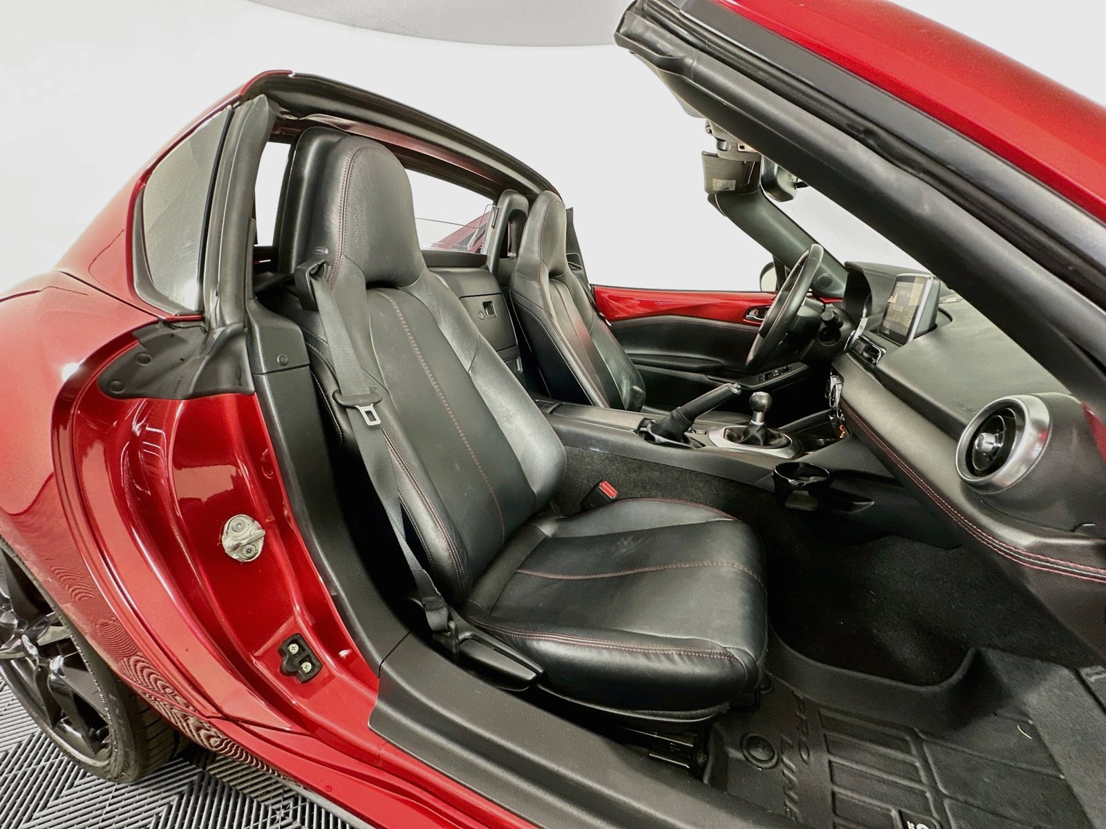 Used 2017 MAZDA MX-5 Miata RF Grand Touring RWD image 27