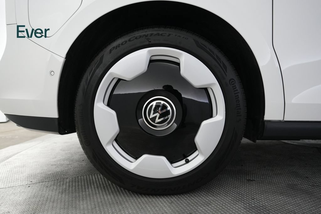 Used 2025 Volkswagen ID. Buzz Pro S RWD image 22