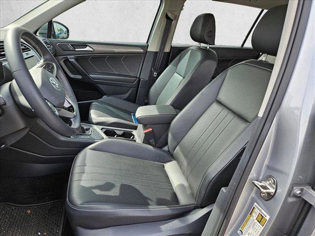 Used 2023 Volkswagen Tiguan SE w/ Panoramic Sunroof Package FWD image 20