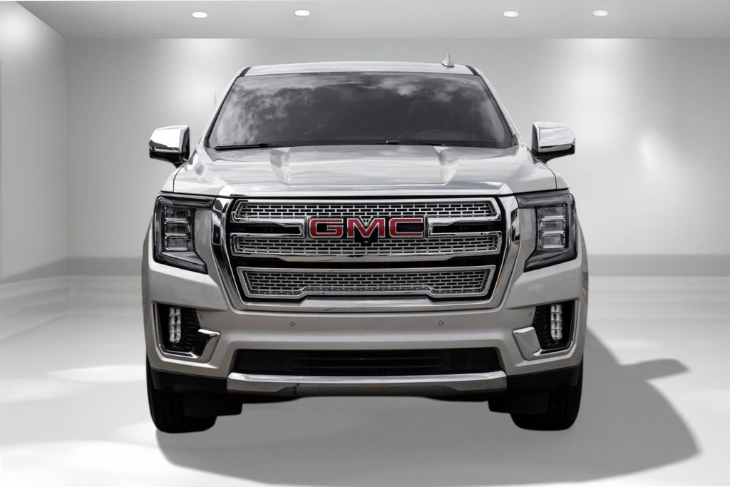 Used 2021 GMC Yukon XL SLT w/ SLT Premium Package image 5