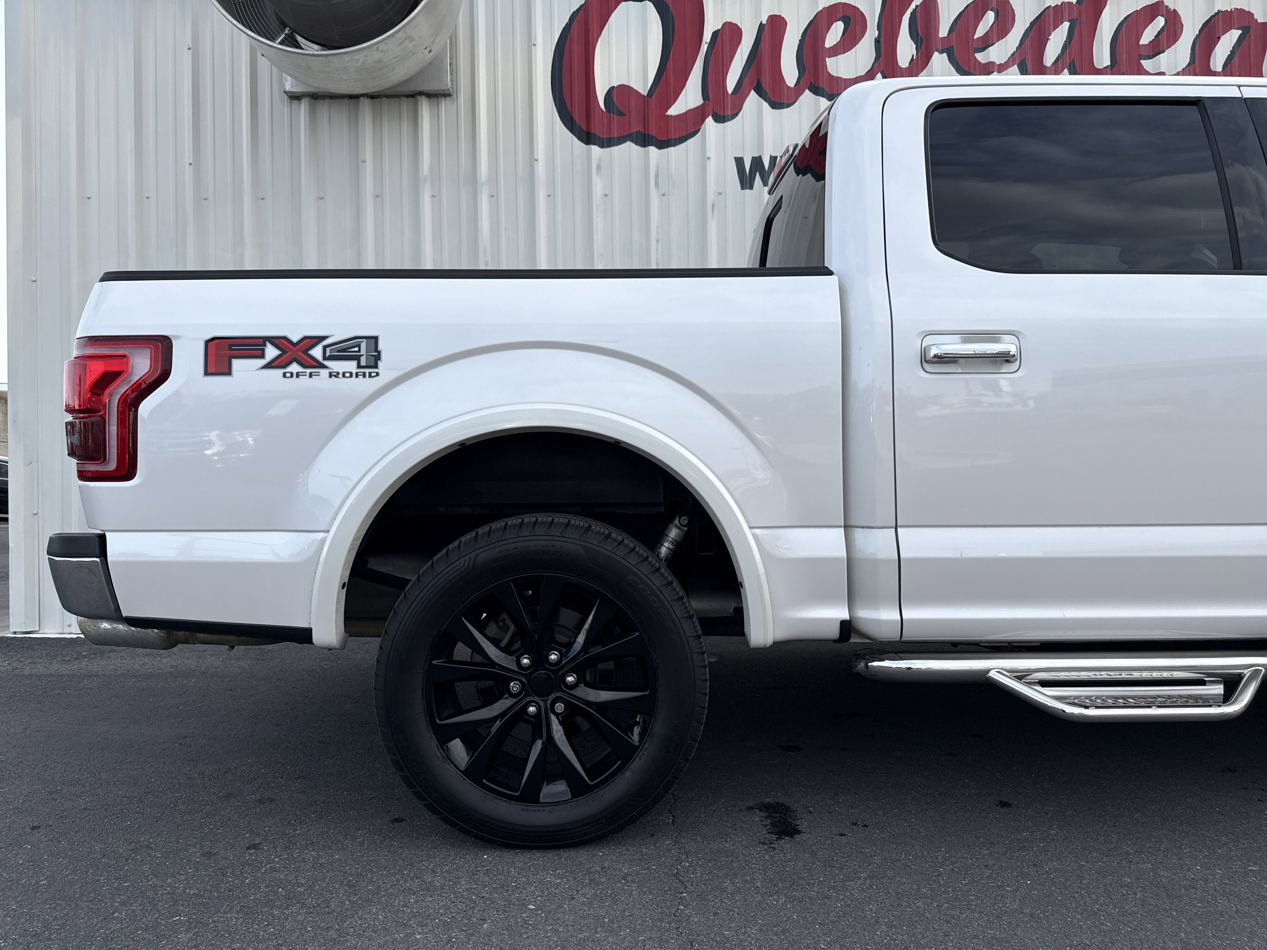 Used 2016 Ford F150 Lariat image 13
