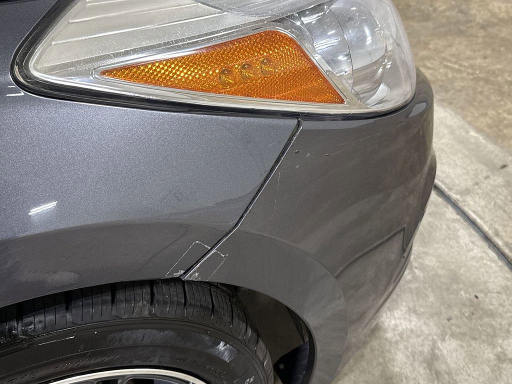 Used 2013 Hyundai Azera FWD image 28
