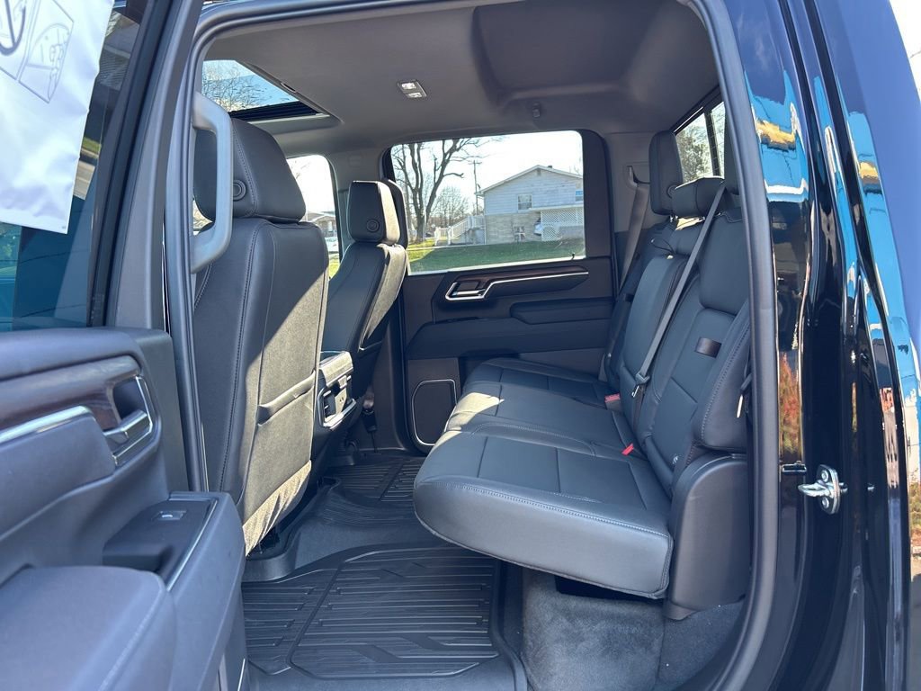 New 2026 GMC Sierra 2500 SLT w/ SLT Premium Package image 10