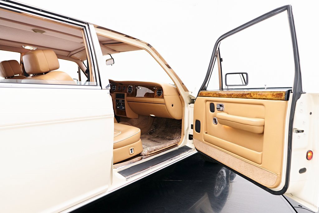 Used 1990 Rolls-Royce Silver Spur II image 39