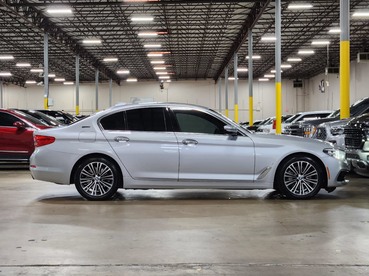 Used 2018 BMW 530e RWD image 11