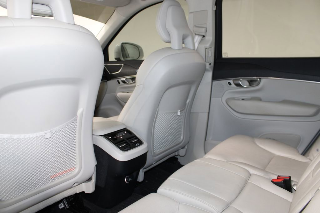 Used 2020 Volvo XC90 T6 Momentum AWD/4WD image 19