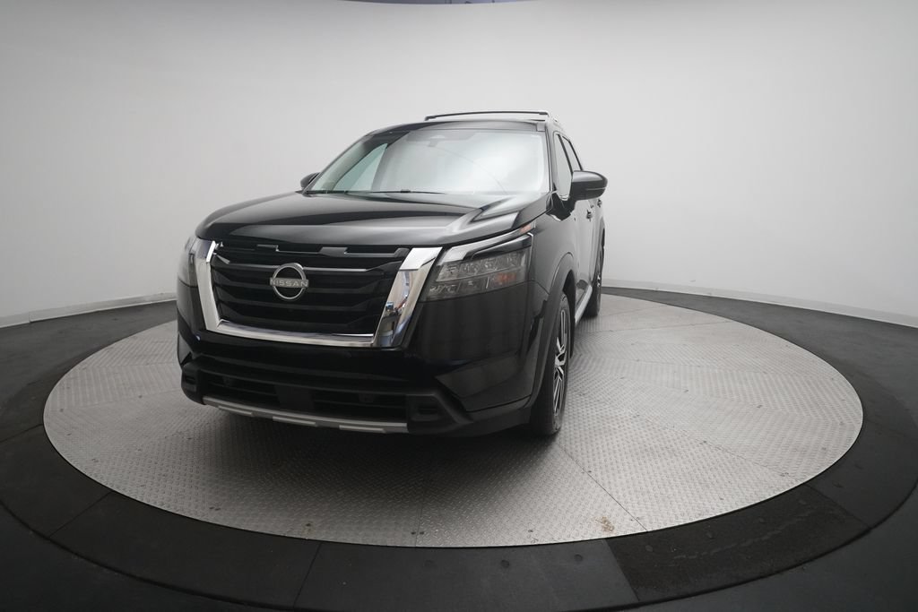 Used 2025 Nissan Pathfinder Platinum AWD/4WD image 12