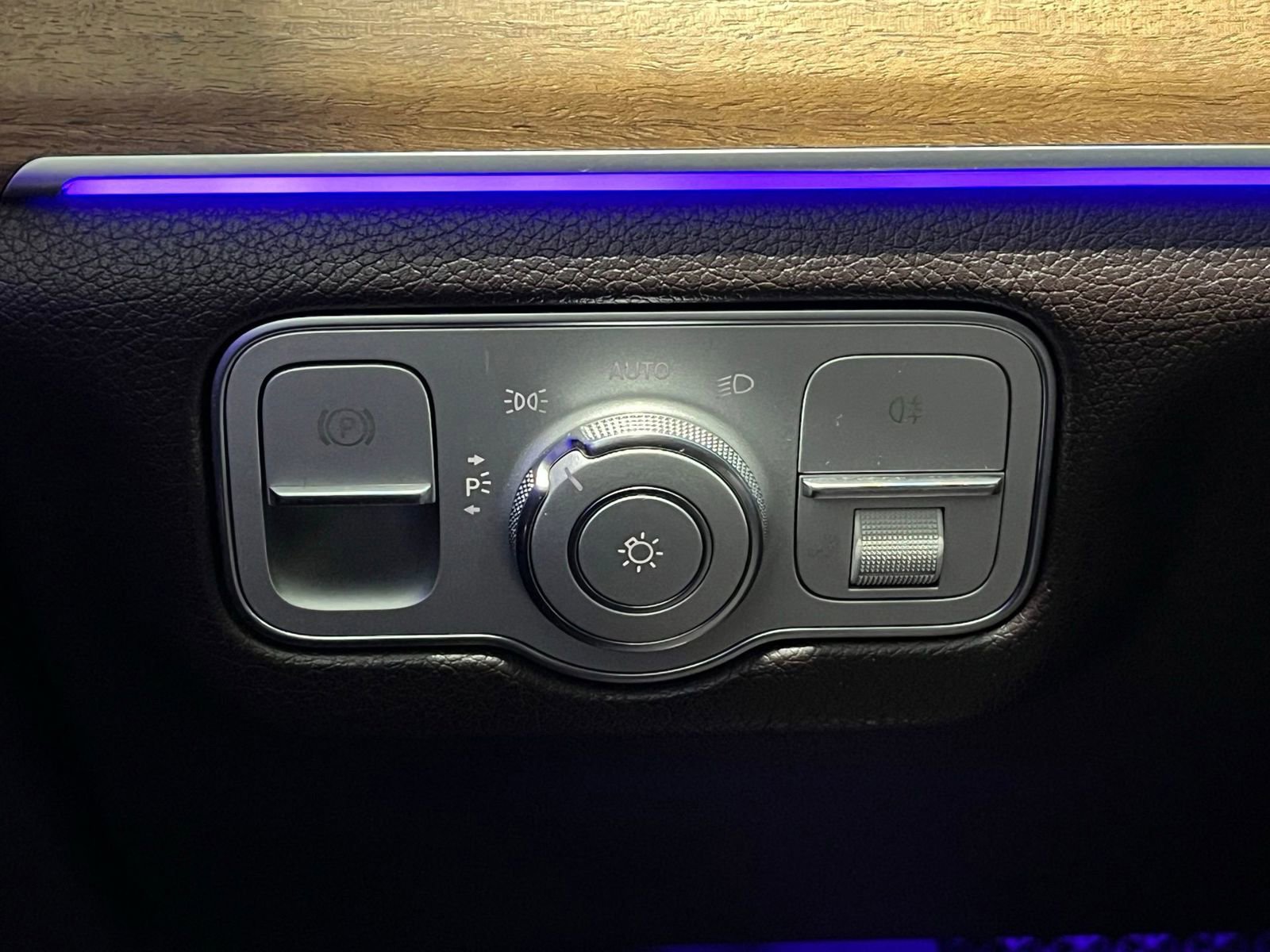 Used 2020 Mercedes-Benz GLE 350 4MATIC image 32