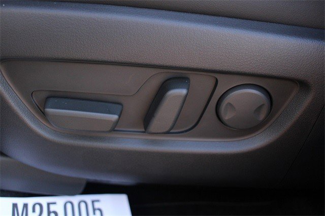 Certified 2025 MAZDA CX-70 Plug-In Hybrid w/ Premium Plus image 30