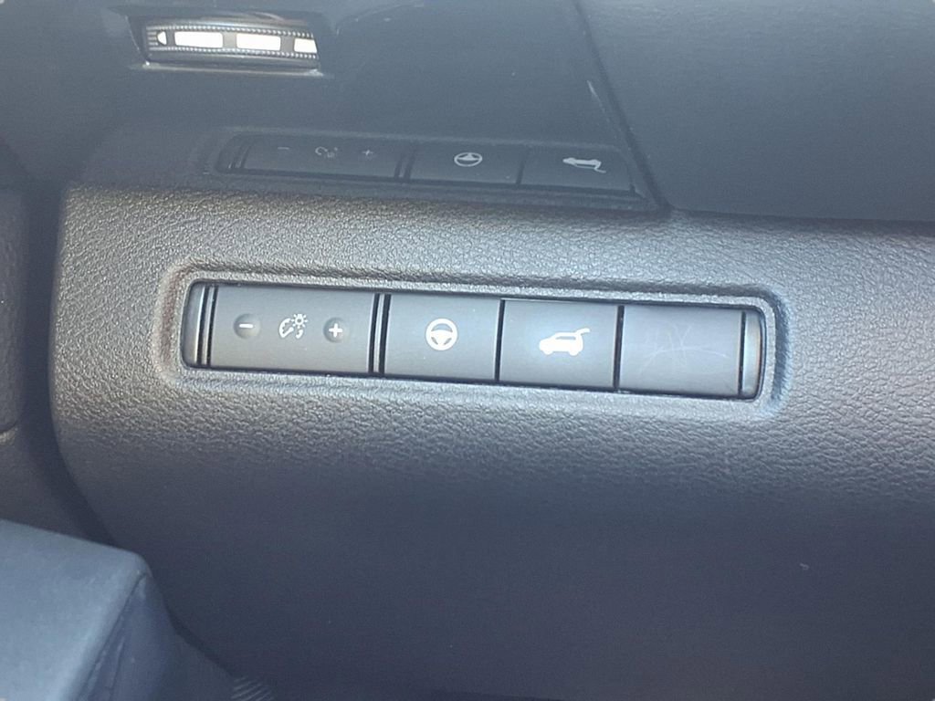 Certified 2025 Nissan Pathfinder SV image 17