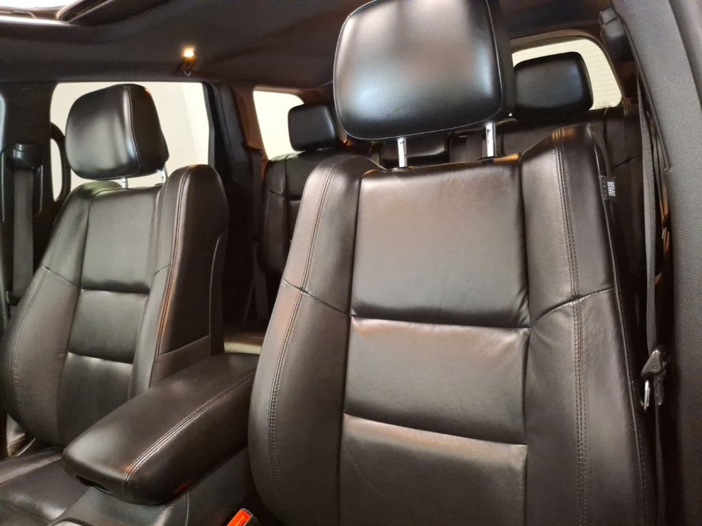 Used 2020 Jeep Grand Cherokee Limited AWD/4WD image 18