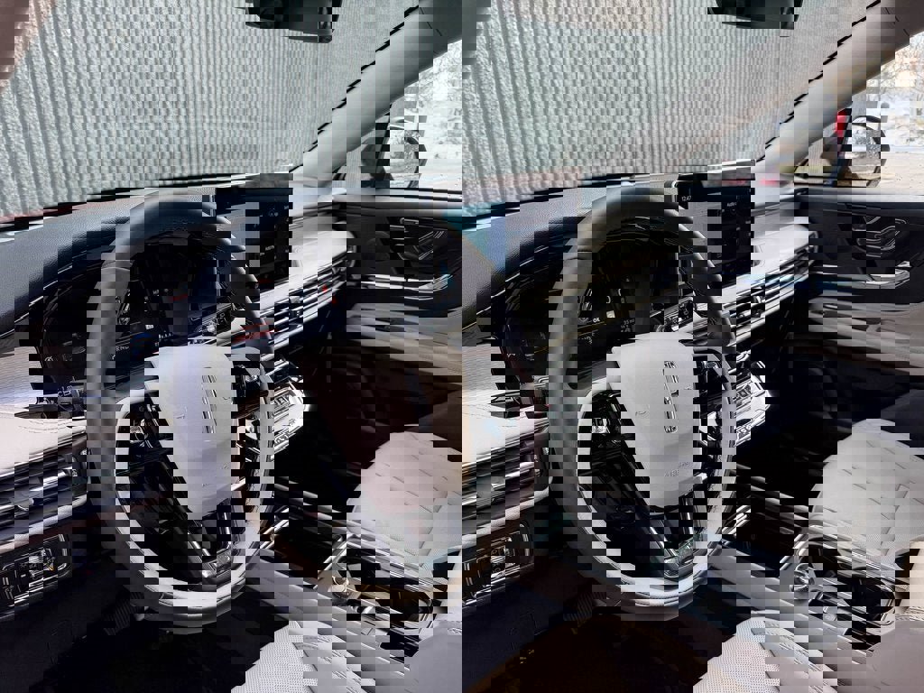 New 2026 Lincoln Corsair Premiere image 9