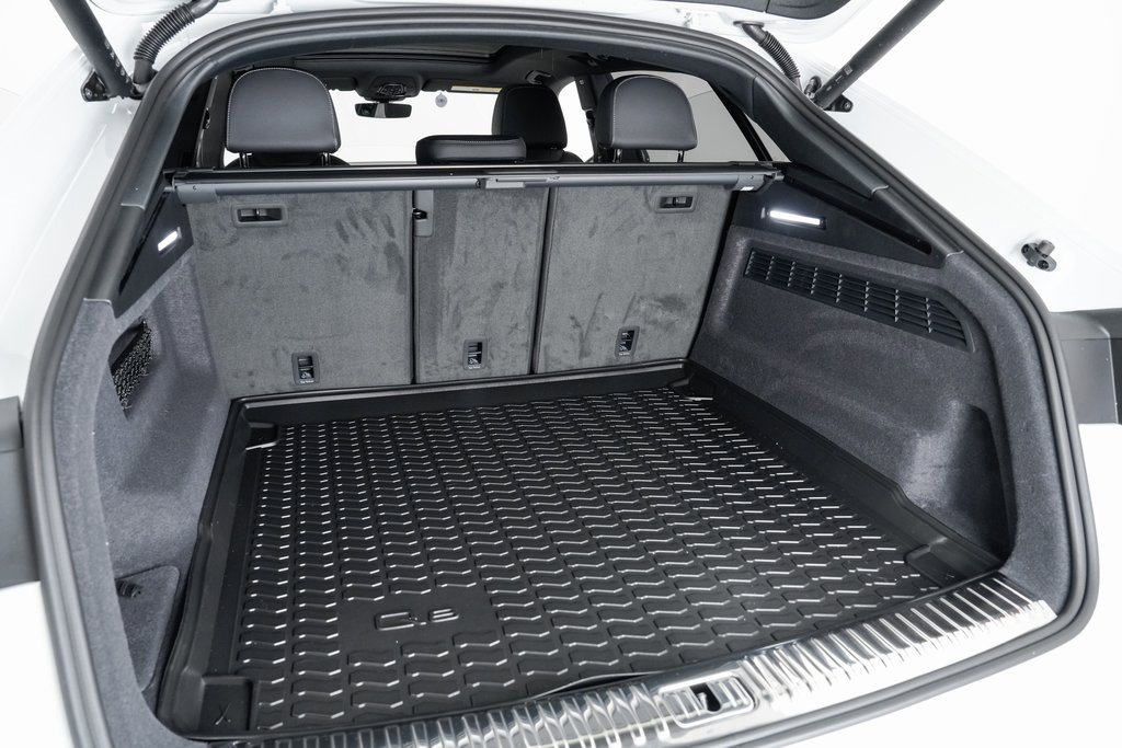 Used 2025 Audi Q8 Premium Plus w/ Premium Plus Package image 29