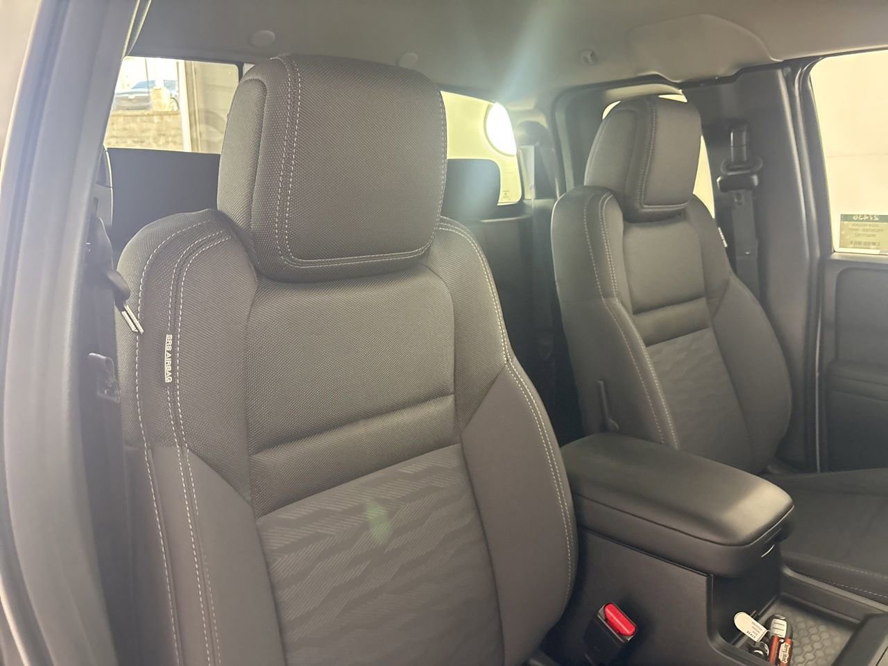 Used 2024 Nissan Frontier SV w/ SV Convenience Package image 22