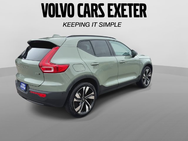 Certified 2025 Volvo XC40 B5 Ultra AWD/4WD image 11