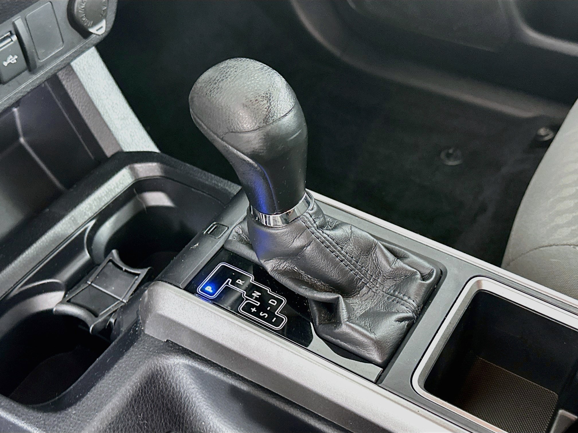 Used 2020 Toyota Tacoma SR5 AWD/4WD image 24