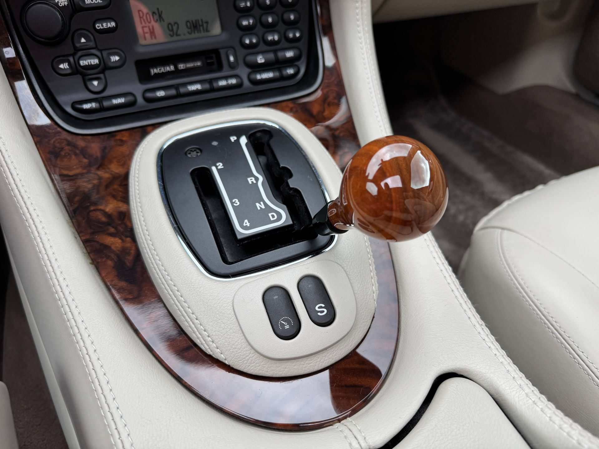 Used 2001 Jaguar XJ Supercharged RWD image 80