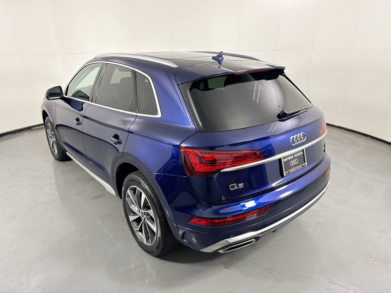 Used 2023 Audi Q5 2.0T Premium Plus w/ Premium Plus Package AWD/4WD image 8