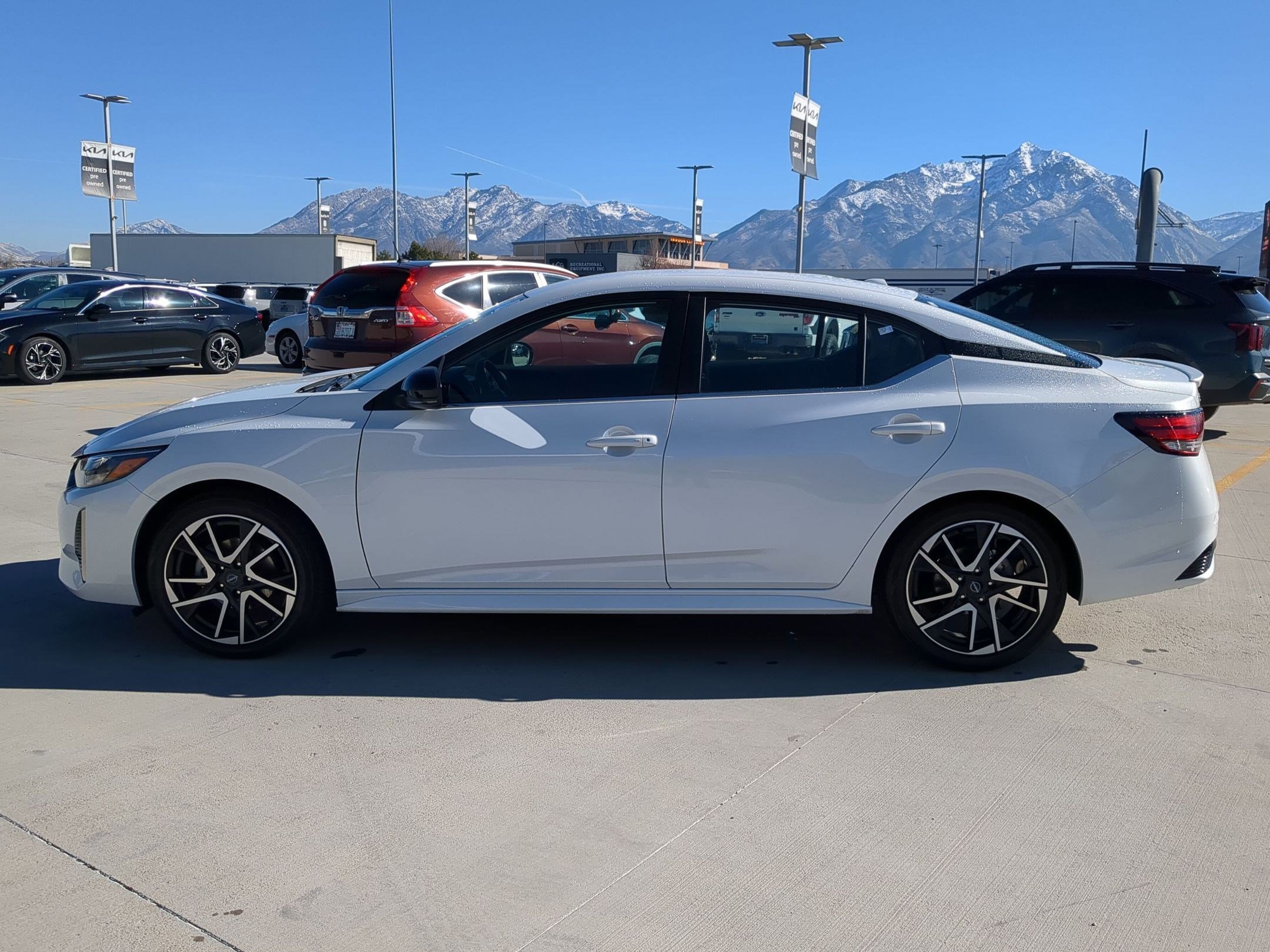 Used 2025 Nissan Sentra SR image 3
