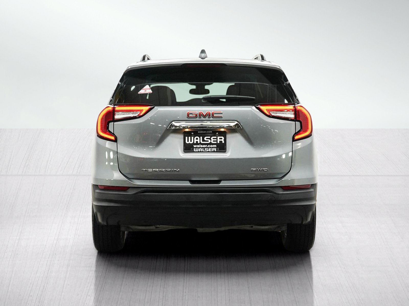 Used 2023 GMC Terrain SLE w/ Driver Convenience Package AWD/4WD image 4