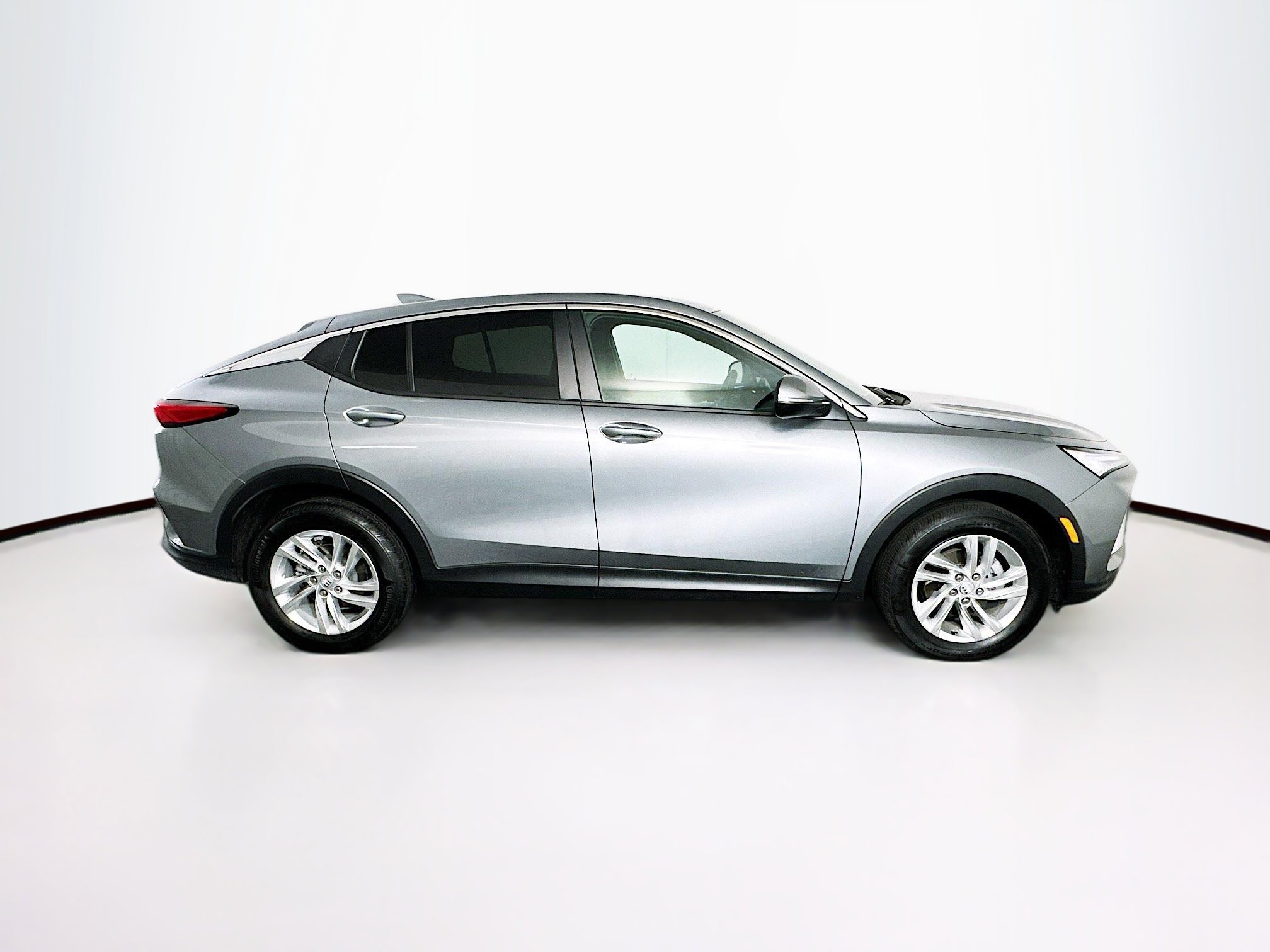 Used 2025 Buick Envista Preferred image 10