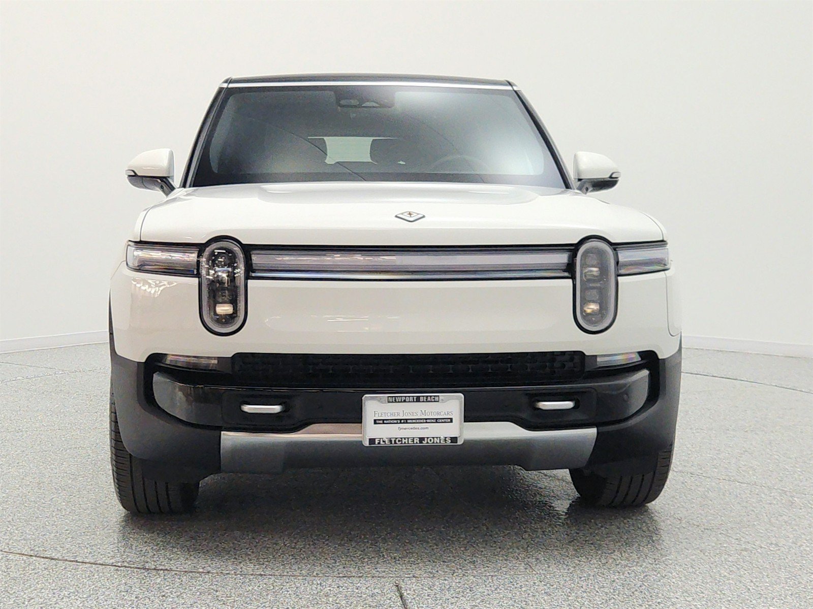 Used 2025 Rivian R1S Adventure AWD/4WD image 2