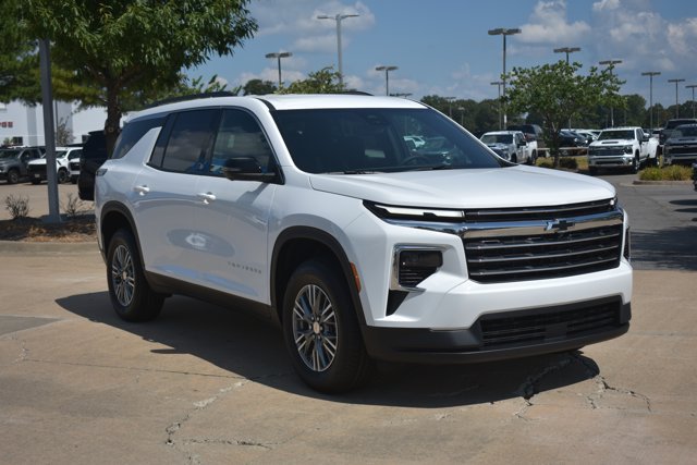 New 2026 Chevrolet Traverse LT w/ Driver Confidence Package FWD image 3
