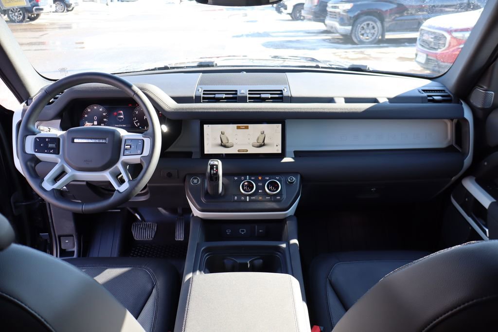 Used 2023 Land Rover Defender 90 X-Dynamic SE image 45