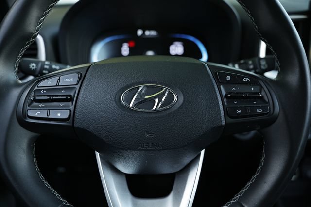 Used 2025 Hyundai Venue SEL FWD image 33