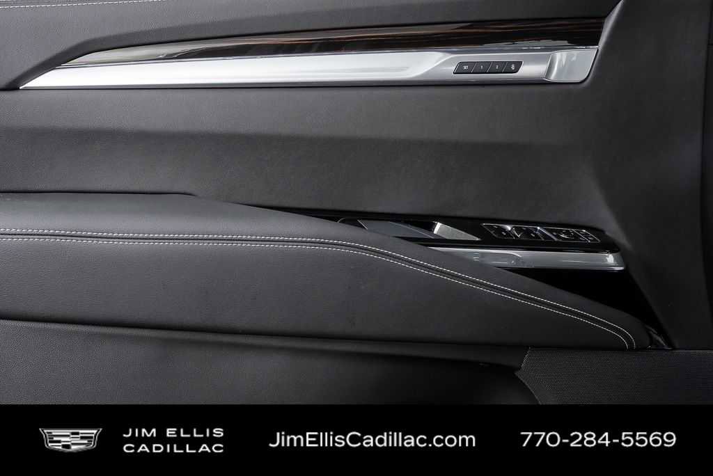 Used 2025 Cadillac Escalade Luxury image 6