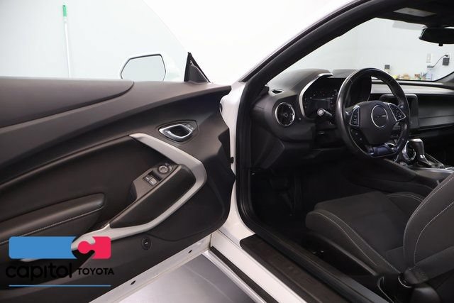 Used 2023 Chevrolet Camaro LT RWD image 7