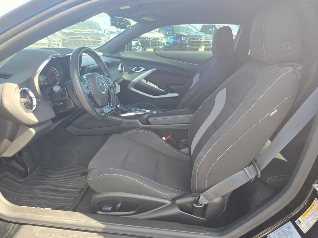 Certified 2024 Chevrolet Camaro LT RWD image 4